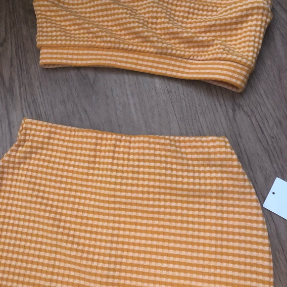 Urban Outfitters 2 piece Set - Picture 6 of 9